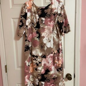 NorthStyle Size 18 flora dress. Half zipper in back. Smoke free home